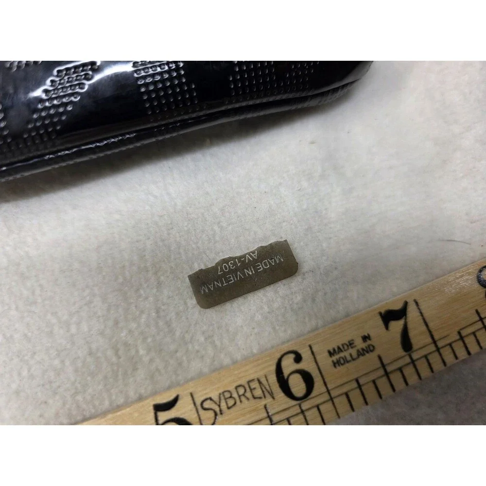 Michael Kors zipper closures